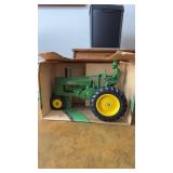 ERTL  1/16 scale John Deere model A model tractor