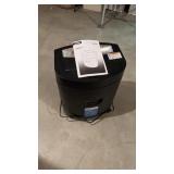 Royal crosscut shredder with manual and box