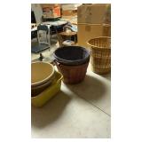 Lot of baskets including picnic basket and plates