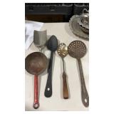 Lot of vintage kitchen utensils