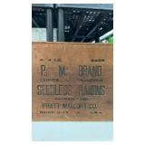 Pratt Mallory Co. Seedless Raisin crate