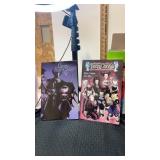 2 Gloom cookie   Paper back books /comics