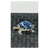 Ladies turtle  brooch.