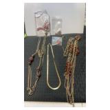 Miscellaneous necklace es Earrings and gold tone