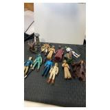 Miscellaneous action figures 1 head  is broken