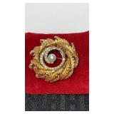 Gold tone ladies brooch