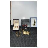 Miscellaneous gold tone jewelry