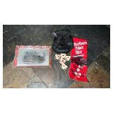 Marlboro poker dice game in pouch with