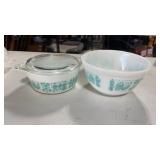 2 Pyrex Amish Butterprint Bowls White Blue 16 402