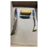 (3) pocket knife's