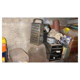 Miscellaneous kitchen items