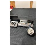 BNSF Mini maglite ,NORFOLK Southern train clock