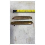 2 Small Pocket Knives