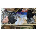 Womanï¿½s tops sizes range from small Medium and