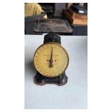 Vintage Columbia Family Scale. Aprox. 6ï¿½ wide