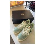 Menï¿½s size 9 1/2 Nike Air Force one low fresh