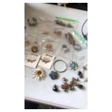Group of miscellaneous jewelry