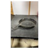 Wagner 10? Cast Iron skillet Pan