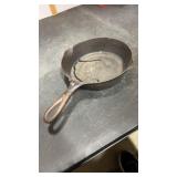 Wagner Ware Cast Iron 5B Skillet Pan