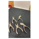 Paper hole punches