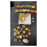 Miscellaneous group of railroad buttons, and pins
