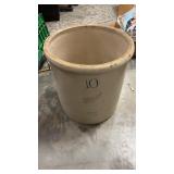 Red Wing 10gal Crock.  Missing handles.  Can see