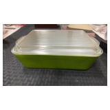 Pyrex 0503. 1.5 qt green refrigerator dish