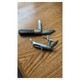 2 folding knives. Barlow