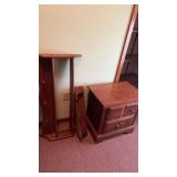 Wooden end table  approximately. 22 x 15 x 23.5".