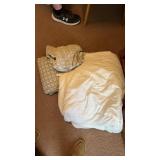Full/ queen size sheets and mattress pad