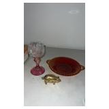 Red  indian glass with honeycomb pattern dish,