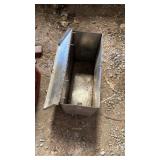 Metal box with lid aprox. 20ï¿½x13.5ï¿½x8.5ï¿½