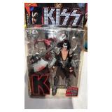 New Kiss, Jean Simmons figure