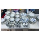 Dansk Umbrian flowers, set of 12 dishes made in