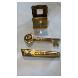 Betsy Ross house  gold tone tie clip , gold tone