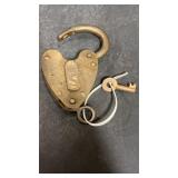 ï¿½Sï¿½ Heart Shaped Padlock with Key