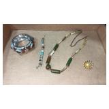Womanï¿½s costume jewelry