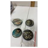 4 Hologram pinback buttons