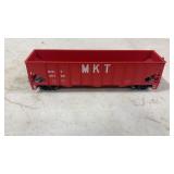 Roundhouse HO Scale 40ï¿½  3-Bay Hopper Red MKT