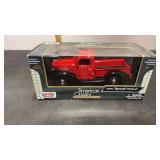 Motor Max 1:24 Scale 1941 Plymouth Die Cast
