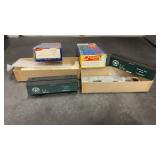 2 Roundhouse HO scale Refer Carsï¿½Old Timerï¿½ . 1