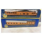 AHM HO Scale Union Pacific Dinner & Vista Dome