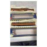 AHM Illinois Central HO Dome Car & Passenger Car