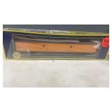 AHM HO Scale Union Pacific Smooth Side Luggage