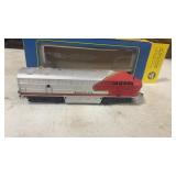 AHM HO Gauge Diesel Locomotive 5028 Santa Fe