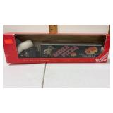 1:87 scale mega pizza advertising on a semi t