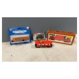 HO Scale Railway Cars, Scene Masters Bus, &