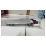 Semi truck and trailer 1/87 scale