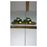 Flatbed HO scale with 2 John Deere tractors