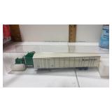 Semi truck and trailer 1/87 scale